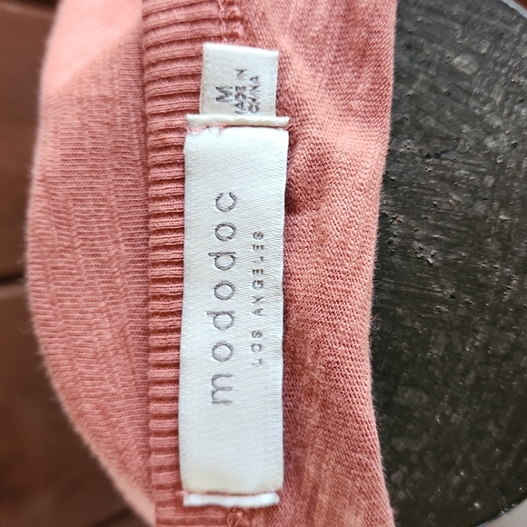 Mododoc. Long Sleeve. Crew neck. TOP - Picture 5 of 6